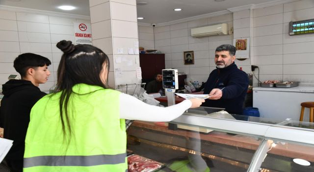 Öğrenciler Sigara İzmariti Kirliliğine Dikkat Çekmek İçin Sahada