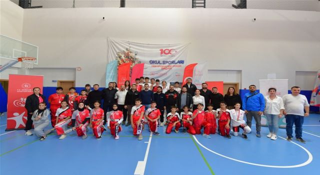 Osmaniye’de Kick Boks Coşkusu: 170 Sporcu Şampiyonluk İçin Yarıştı