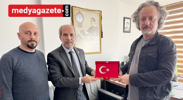 BİK Seçimlerine Damga Vuran Osmaniyeli Gazetecilere Plaket