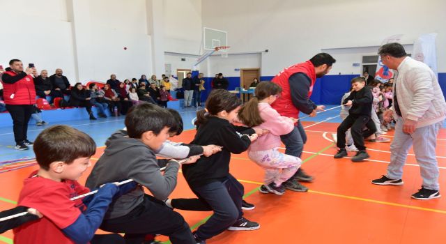 Osmaniye'de Gençlik Festivali Renkli Görüntülere Sahne Oldu