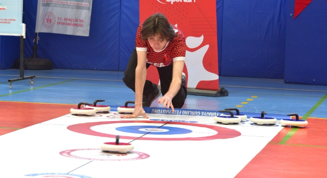 Osmaniye’de Okul Sporları Flor Curling Müsabakaları Sona Erdi