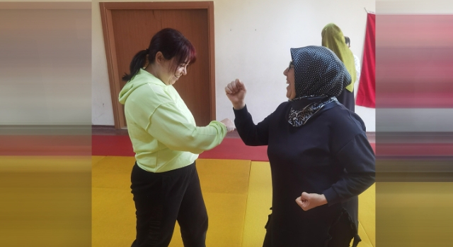 Osmaniye'de Kadınlara Karate Eğitimi