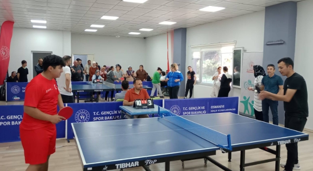 Özel Sporcular Masa Tenisi Şampiyonasında Buluştu