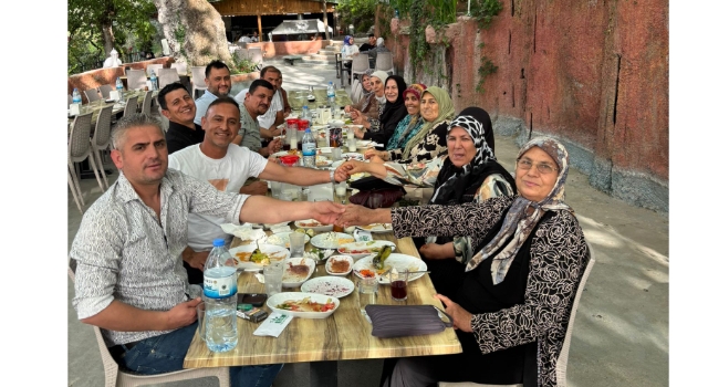 Toprakkaleli Gençlerden Annelerine Anneler Günü Sürprizi