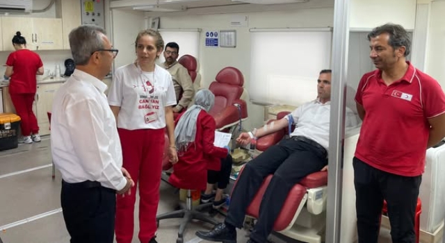Ellek Belediye Başkanı’ndan Kan Bağışına Destek