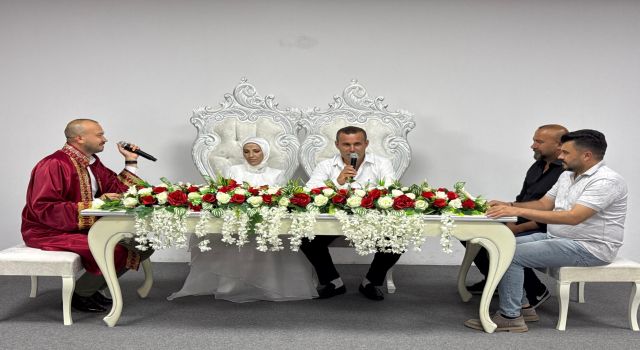 Başkan Uyutmaz Akrabasının Nikâhını Kıydı, Şahitler Abileri Oldu