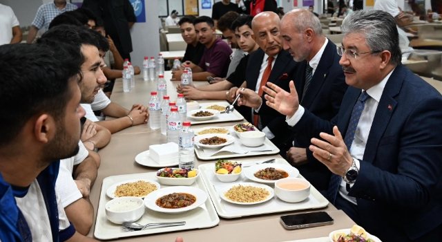 Vali Yılmaz Öğrencilerle Karavanaya Kaşık Salladı