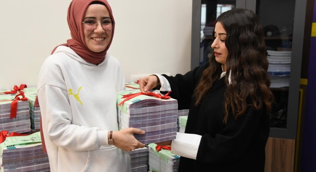 Osmaniye Belediyesi’nden YKS Öğrencilerine Soru Bankası Desteği