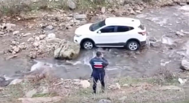 Osmaniye D-400’de Kaza: Araç Dereye Uçtu