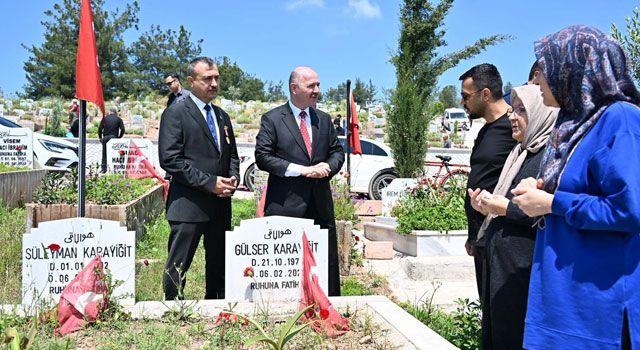 Osmaniye’de Arife Günü Şehitlik Ziyaret Edildi