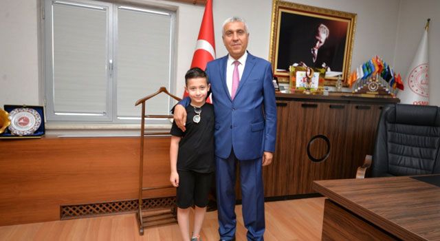 6 Şubat Depremlerinde Gönülleri Fetheden Emirhan'dan Duygulandıran Ziyaret