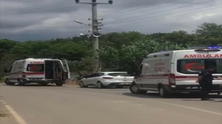 Serik’te devrilen motosikletteki 2 kişi yaralandı