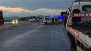 Hatay’da 2 otomobilin çarpıştığı kazada 5 kişi öldü