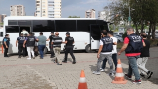 Mersin’de terör örgütü DEAŞ operasyonunda yakalanan 6 zanlı tutuklandı