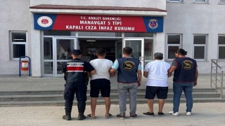 Mersin’de 37 yıl hapis cezasıyla aranan hükümlü Antalya’da yakalandı