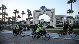 Mersin’de bisikletçinin trafik kazasında öldüğü yere ”beyaz bisiklet” bırakıldı