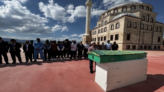 Burdur’da diyaliz tedavisi sonrası kaldırıldığı hastanede ölen hasta defnedildi