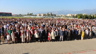 İskenderun’da üniversite öğrencilerinden mezuniyet töreninde İsrail’e tepki