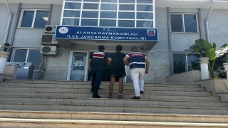 Alanya’da 40 ayrı suçtan kesinleşmiş hapis cezası bulunan firari yakalandı