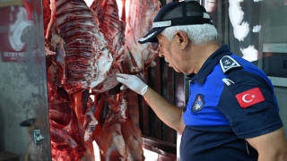 Kadirli’de zabıta ekipleri iş yerlerini denetledi