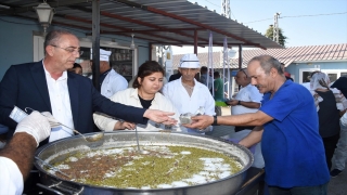 Antakya’da vatandaşlara aşure ikram edildi