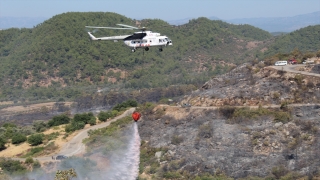 Antalya’da ormanlık alanda çıkan yangın kontrol altına alındı