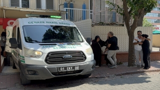 Adana’da devrilen otomobildeki sporcu öldü, babası ve ablası yaralandı