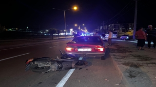 Burdur’da otomobile çarpan motosikletteki 2 kişi yaralandı