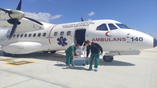 Hava Kuvvetlerine ait ambulans uçak acil organ nakli bekleyen hasta için havalandı