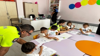 Hatay’da polis ekipleri öğrencilere trafik eğitimi verdi