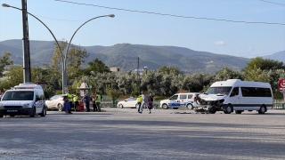 Osmaniye’de otomobille çarpışan okul servisindeki 8 öğrenci yaralandı