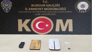 Burdur’da ehliyet sınavına kopya düzeneğiyle girmeye çalışan kişi yakalandı