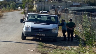 Serik’te bir kişi eski iş yerinin kamyonetini çalıp gezdikten sonra geri bıraktı