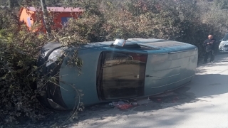 Mersin’de devrilen hafif ticari aracın sürücüsü hayatını kaybetti