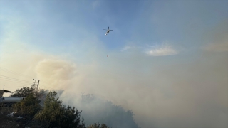 Hatay’da çıkan orman yangını söndürülmeye çalışılıyor