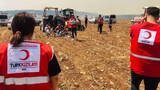 Kızılay ekibi yangın bölgelerinde hizmet veriyor