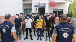 Osmaniye’de, 14 kişilik minibüsten, 20 kaçak çıktı