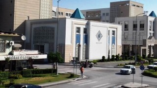 At arabaları Belediyenin Önünde yeniden ortaya çıktı!