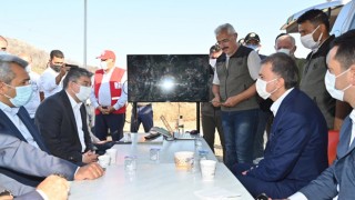 AK Parti Sözcüsü Ömer Çelik, yangın bölgesini ziyaret etti