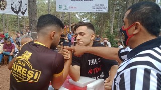 Güçlü bilekler Osmaniye’de yarıştı