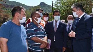 Vali Yılmaz yangından zarar gören köyleri ziyaret etti