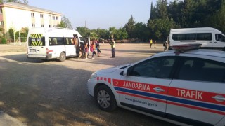 Jandarma, öğrenci servislerini denetledi