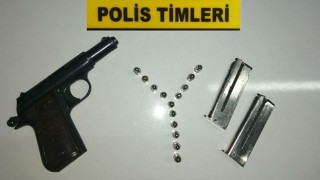 Ruhsatsız silahlar, polis uygulamasında yakalandı