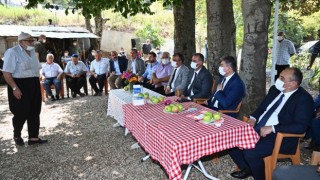 Vali Yılmaz Köy sakinleriyle bir araya geldi