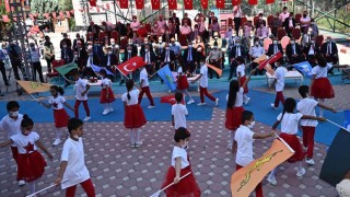Yeni Eğitim-Öğretim yılı düzenlenen törenle başladı