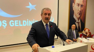 Mustafa Destici: "Türkiye darbe anayasasından kurtulsun istiyoruz"