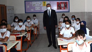 Vali Erdinç Yılmaz’dan Okul ziyareti