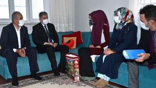 Vali Erdinç Yılmaz ev ziyaretlerini sürdürüyor