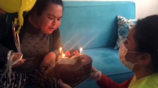 Bedensel ve zihinsel engelli Burçin'e doğum günü sürprizi