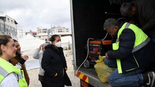 Depremzedeler için Mobil çamaşırhane hizmete girdi